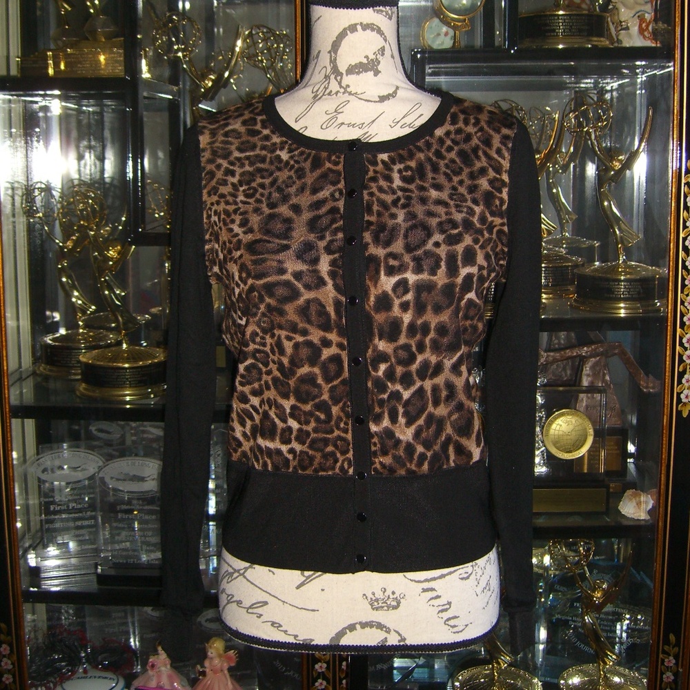 WHITE HOUSE BLACK MARKET LEOPARD PRINT CARDIGAN S